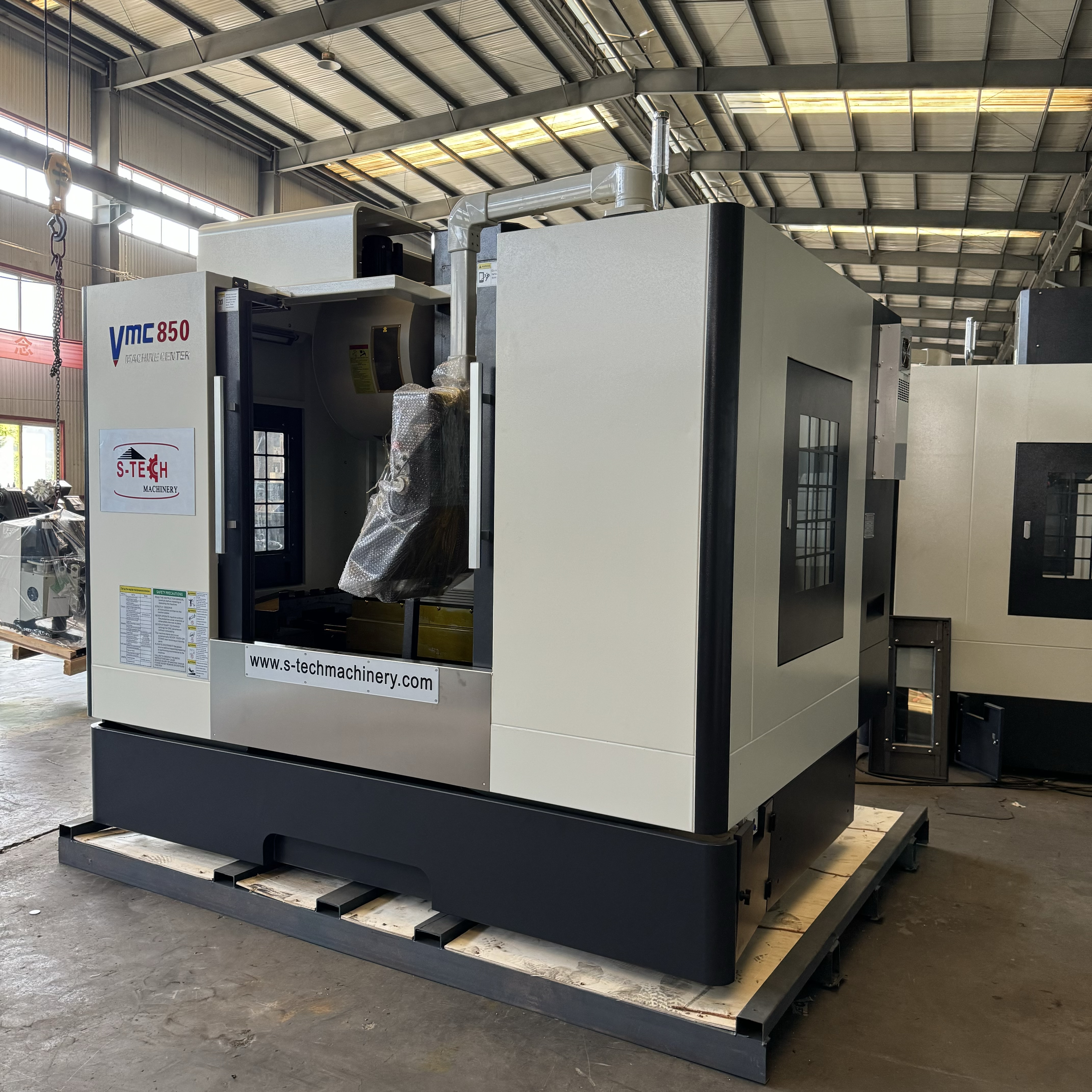 VMC850 vertical machining center successfully packaged and shipped to Mexico to help efficient production